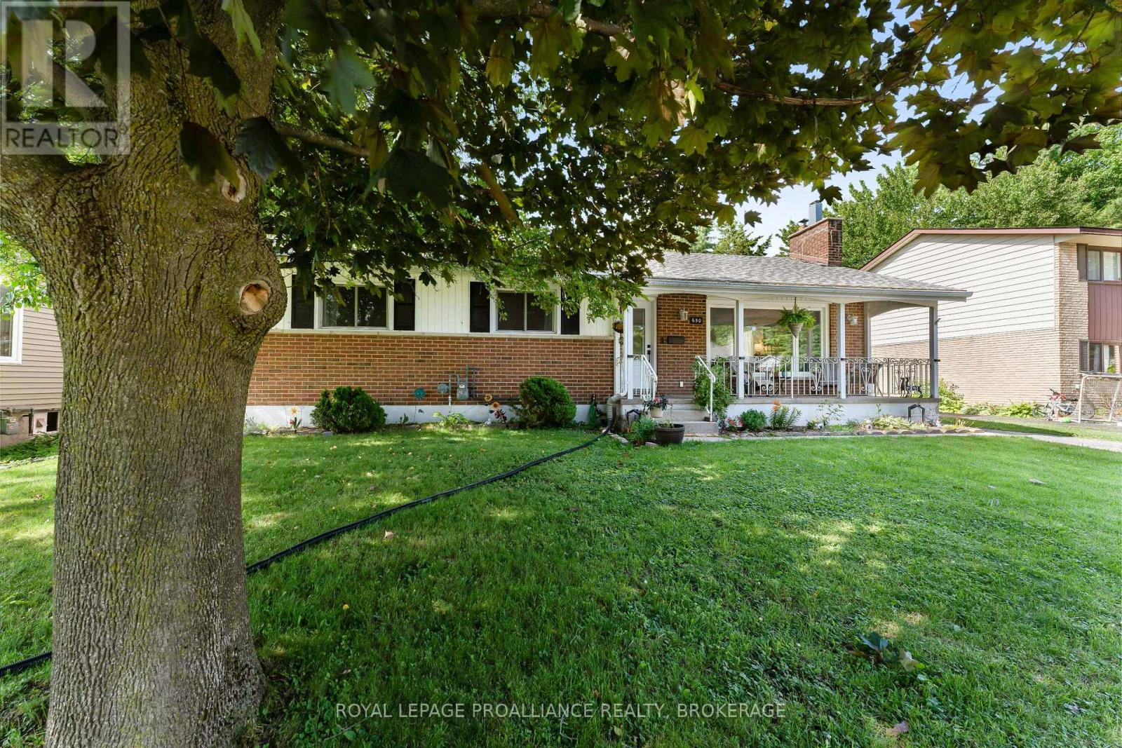 650 Steel Street, Gananoque, Ontario  K7G 2E5 - Photo 2 - X13005312