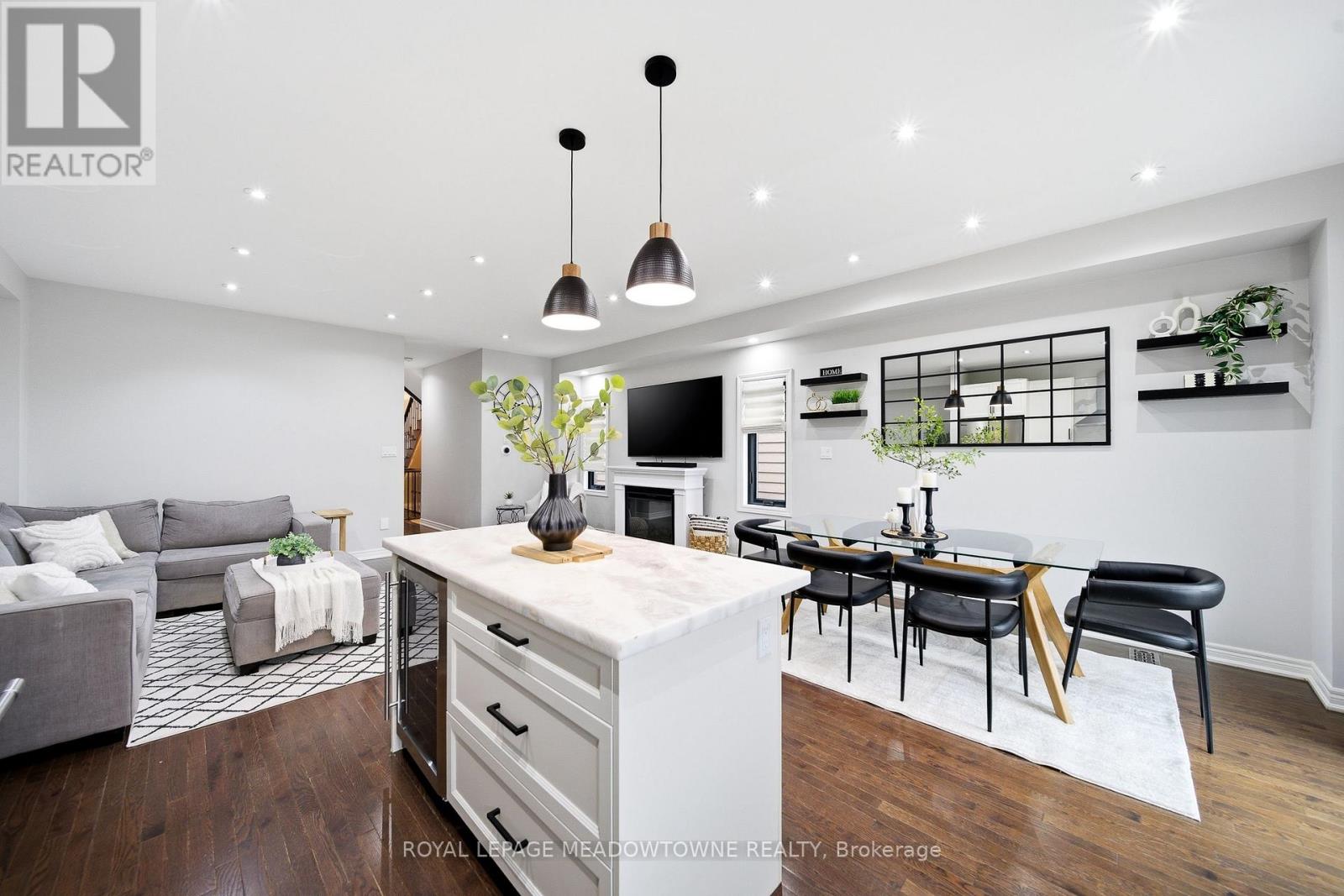 1111 Stantin Street, Innisfil, Ontario  L0L 1W0 - Photo 21 - N13006188