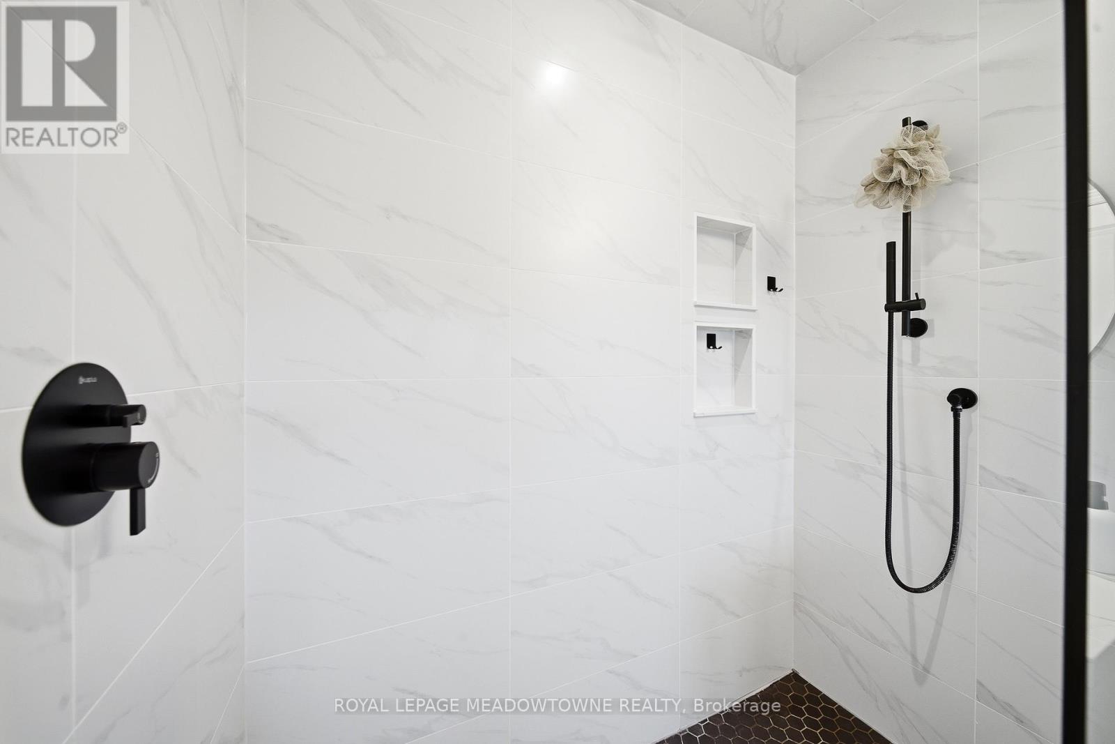 1111 Stantin Street, Innisfil, Ontario  L0L 1W0 - Photo 33 - N13006188