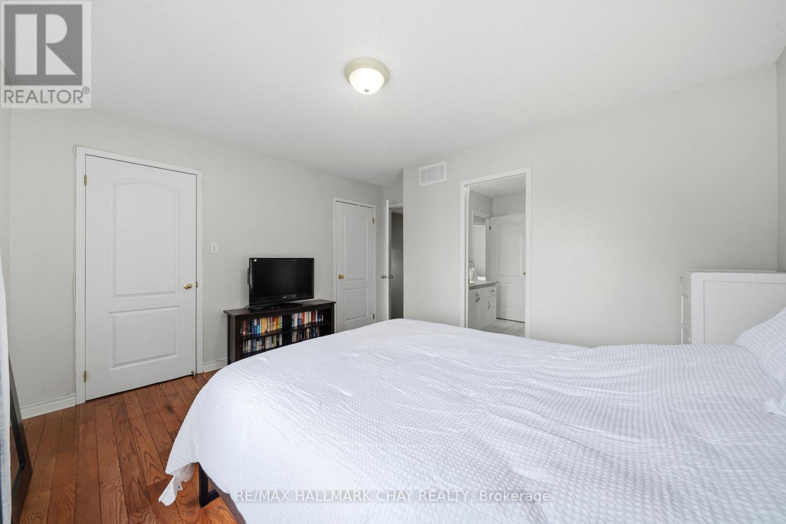 10 Parkside Crescent, Essa, Ontario  L0M 1B3 - Photo 25 - N13006232