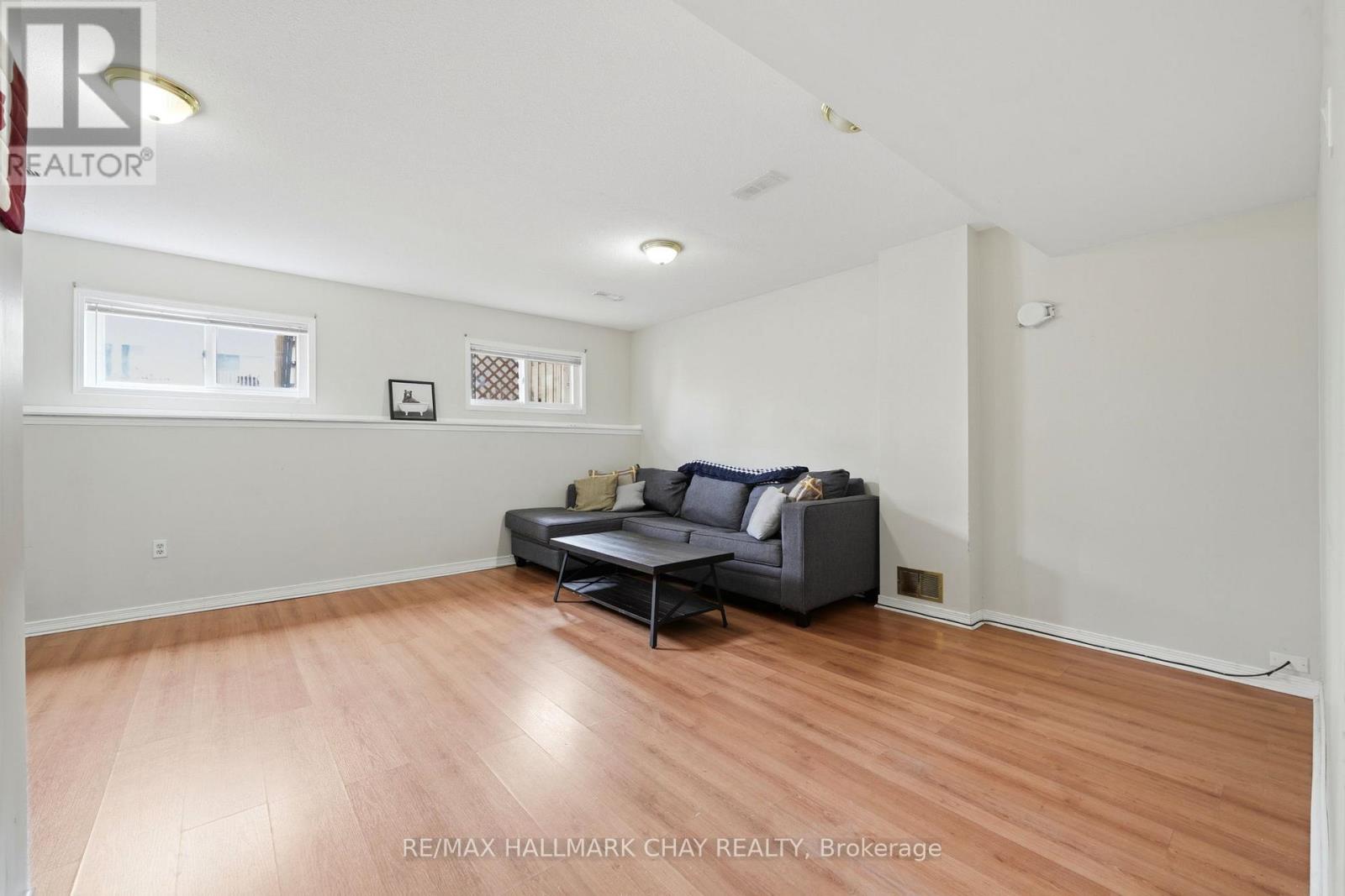 10 Parkside Crescent, Essa, Ontario  L0M 1B3 - Photo 33 - N13006232