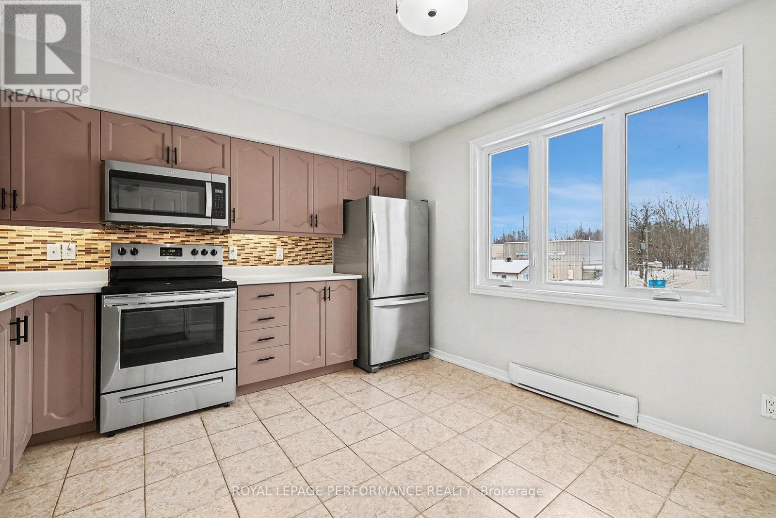 D6 - 160 Edwards Street, Clarence-Rockland, Ontario  K4K 1H9 - Photo 12 - X12888366