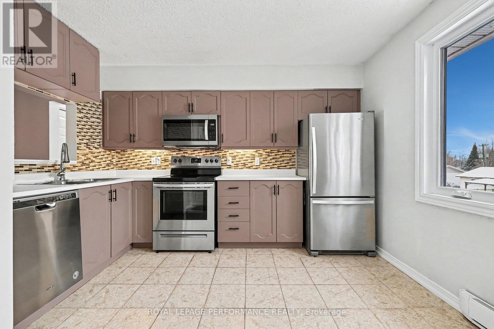 D6 - 160 Edwards Street, Clarence-Rockland, Ontario  K4K 1H9 - Photo 14 - X12888366