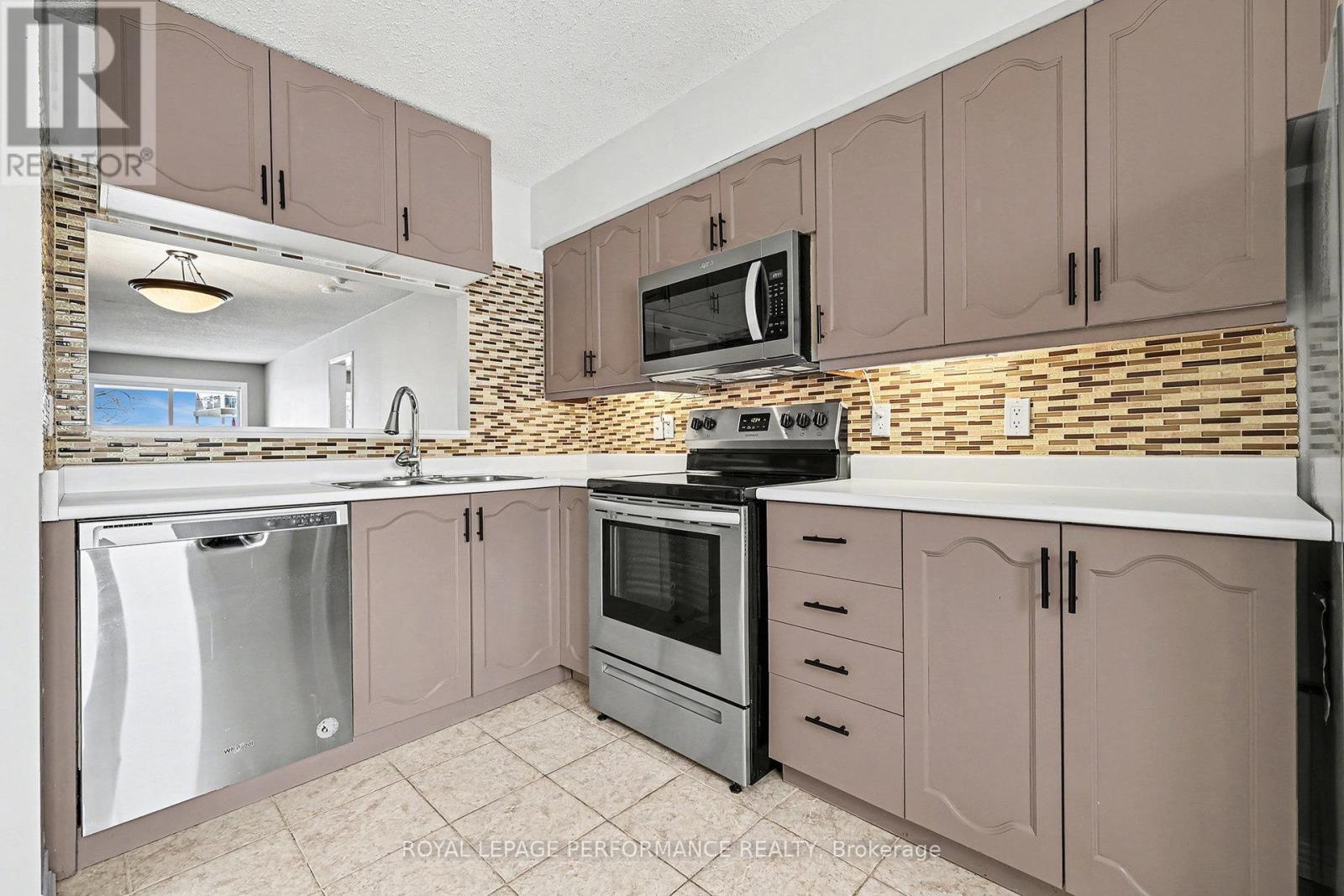 D6 - 160 Edwards Street, Clarence-Rockland, Ontario  K4K 1H9 - Photo 11 - X12888366