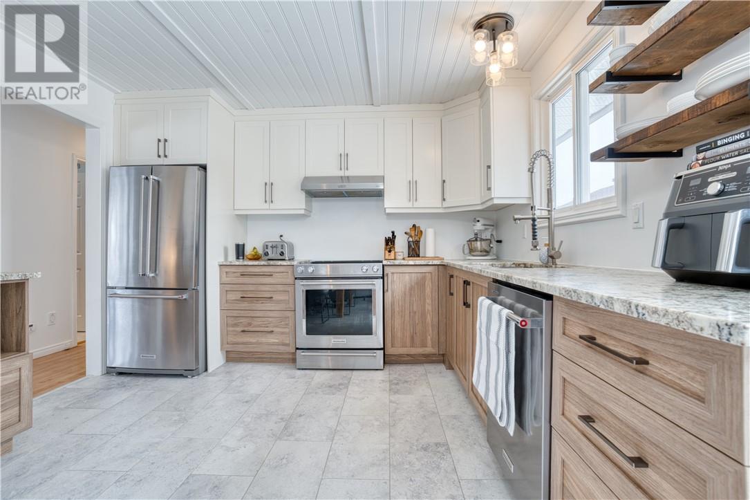 4468 Hamilton Crescent, Hanmer, Ontario  P3P 1B7 - Photo 3 - 2127161