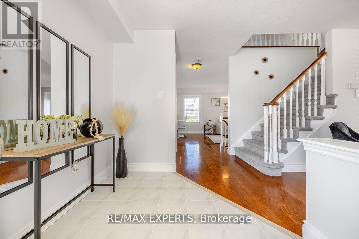 10 Snowden Avenue, Barrie, Ontario  L4M 7H3 - Photo 3 - S13006096