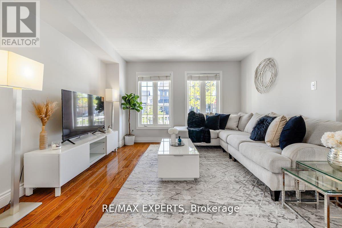 10 Snowden Avenue, Barrie, Ontario  L4M 7H3 - Photo 6 - S13006096