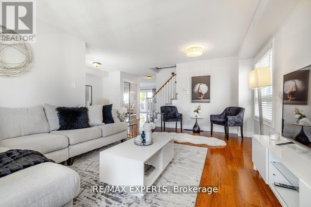 10 Snowden Avenue, Barrie, Ontario  L4M 7H3 - Photo 7 - S13006096