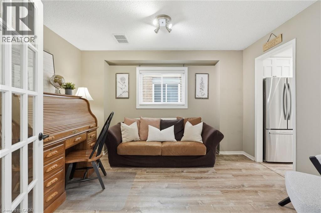 2493 Newport Street, Burlington, Ontario  L7M 3X7 - Photo 20 - 40821424