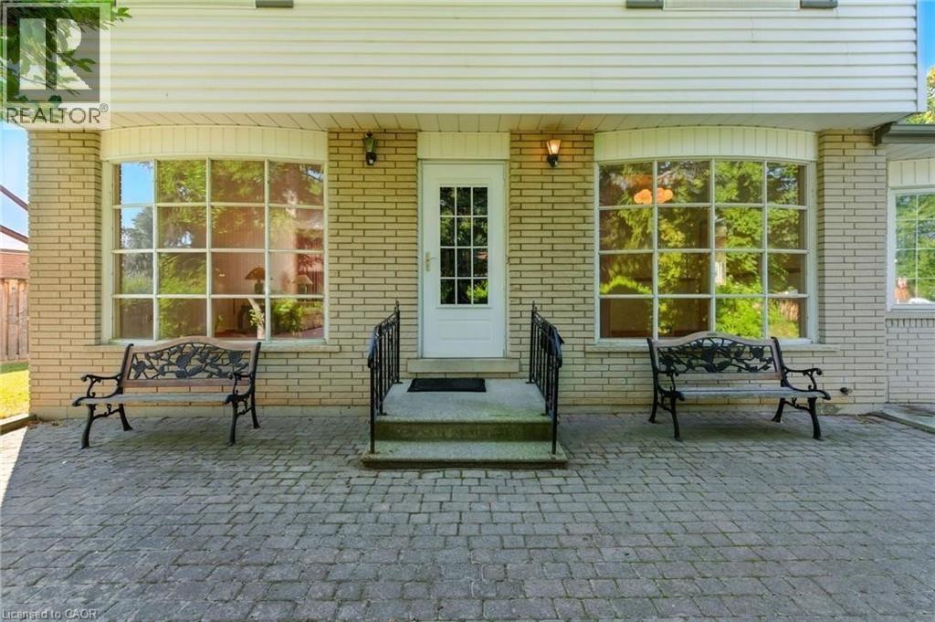 18 Jasper Drive, Stoney Creek, Ontario  L8G 2S7 - Photo 2 - 40821200