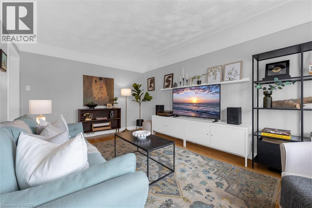 189 East 14th Street, Hamilton, Ontario  L9A 4B7 - Photo 4 - 40819955