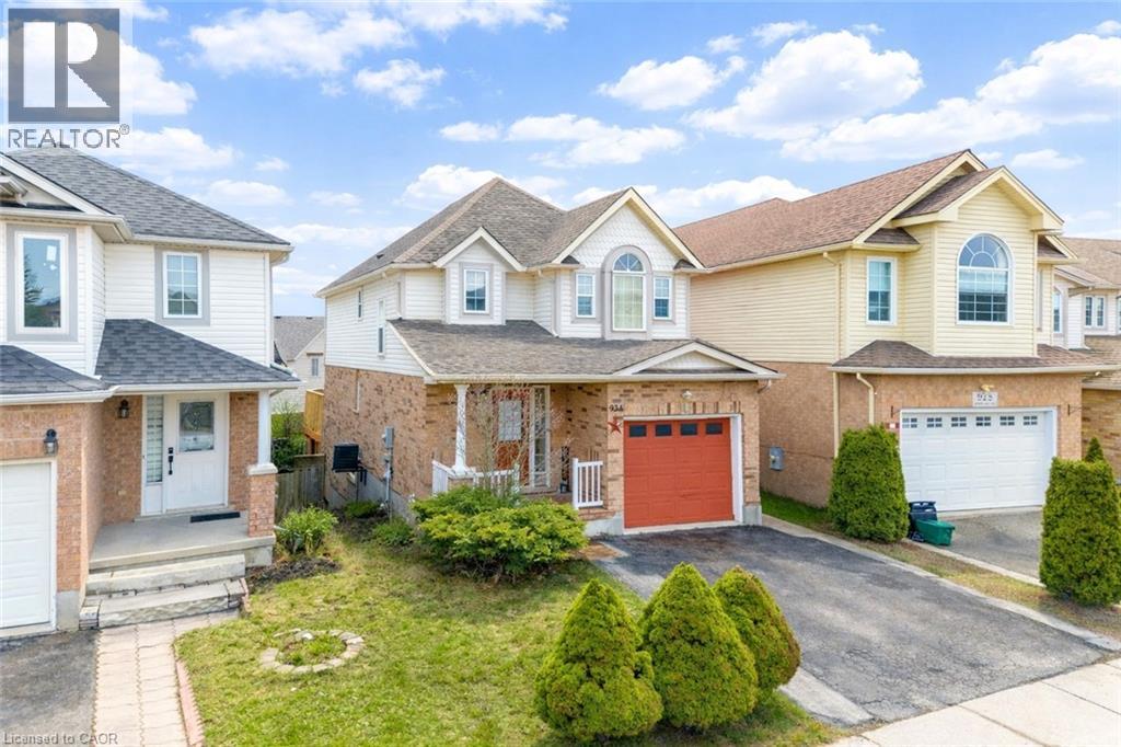 924 Copper Leaf Crescent, Kitchener, Ontario  N2E 3W1 - Photo 2 - 40817492