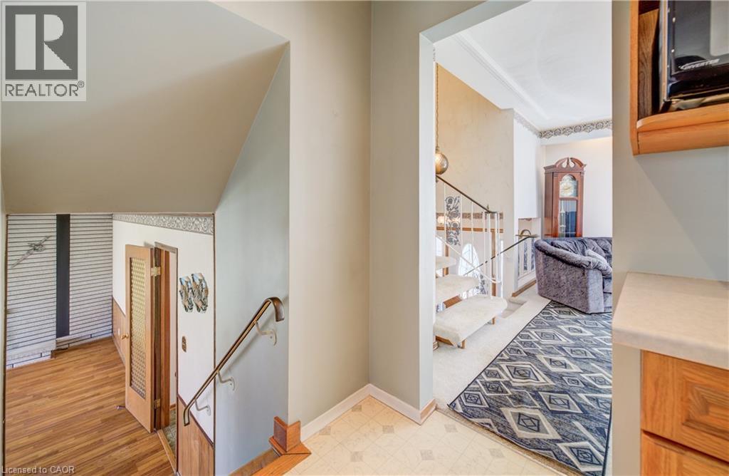 564 Glen Manor Boulevard, Waterloo, Ontario N2L 4T6 - Photo 16 - 40820028