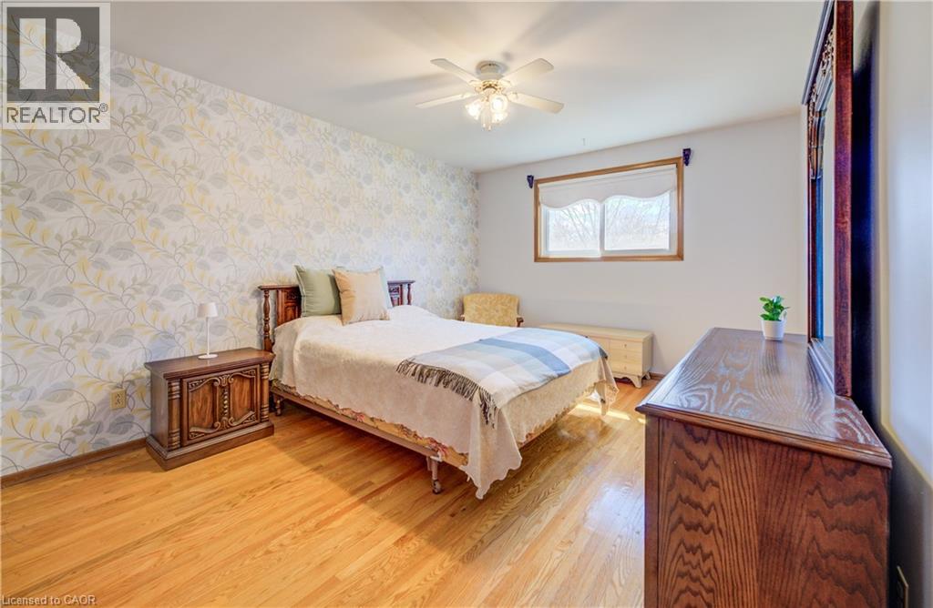 564 Glen Manor Boulevard, Waterloo, Ontario N2L 4T6 - Photo 19 - 40820028