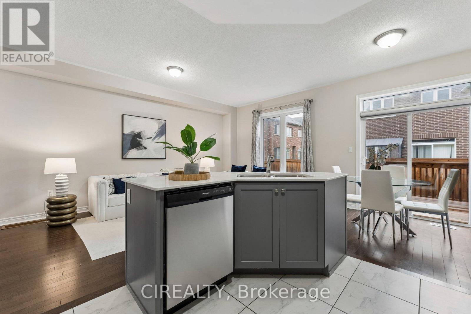 71 Finegan Circle, Brampton (Northwest Brampton), Ontario  L7A 4Z8 - Photo 19 - W13006108