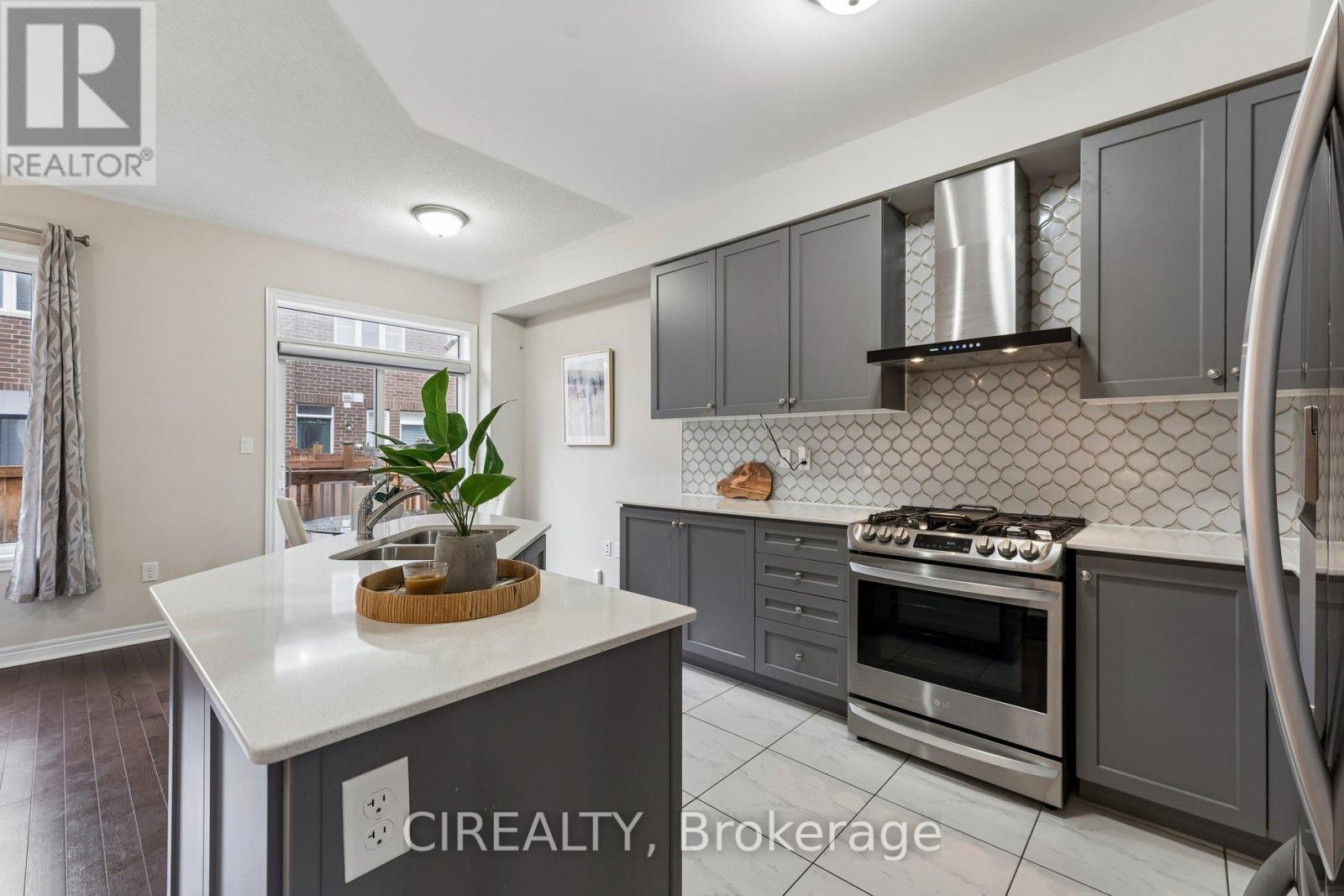 71 Finegan Circle, Brampton (Northwest Brampton), Ontario  L7A 4Z8 - Photo 21 - W13006108