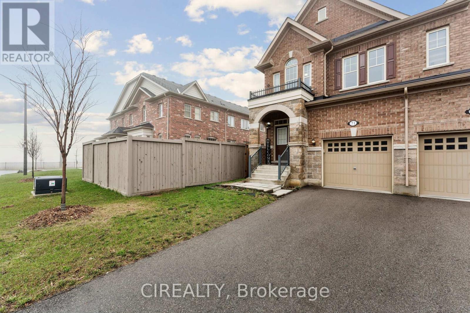 71 Finegan Circle, Brampton (Northwest Brampton), Ontario  L7A 4Z8 - Photo 3 - W13006108