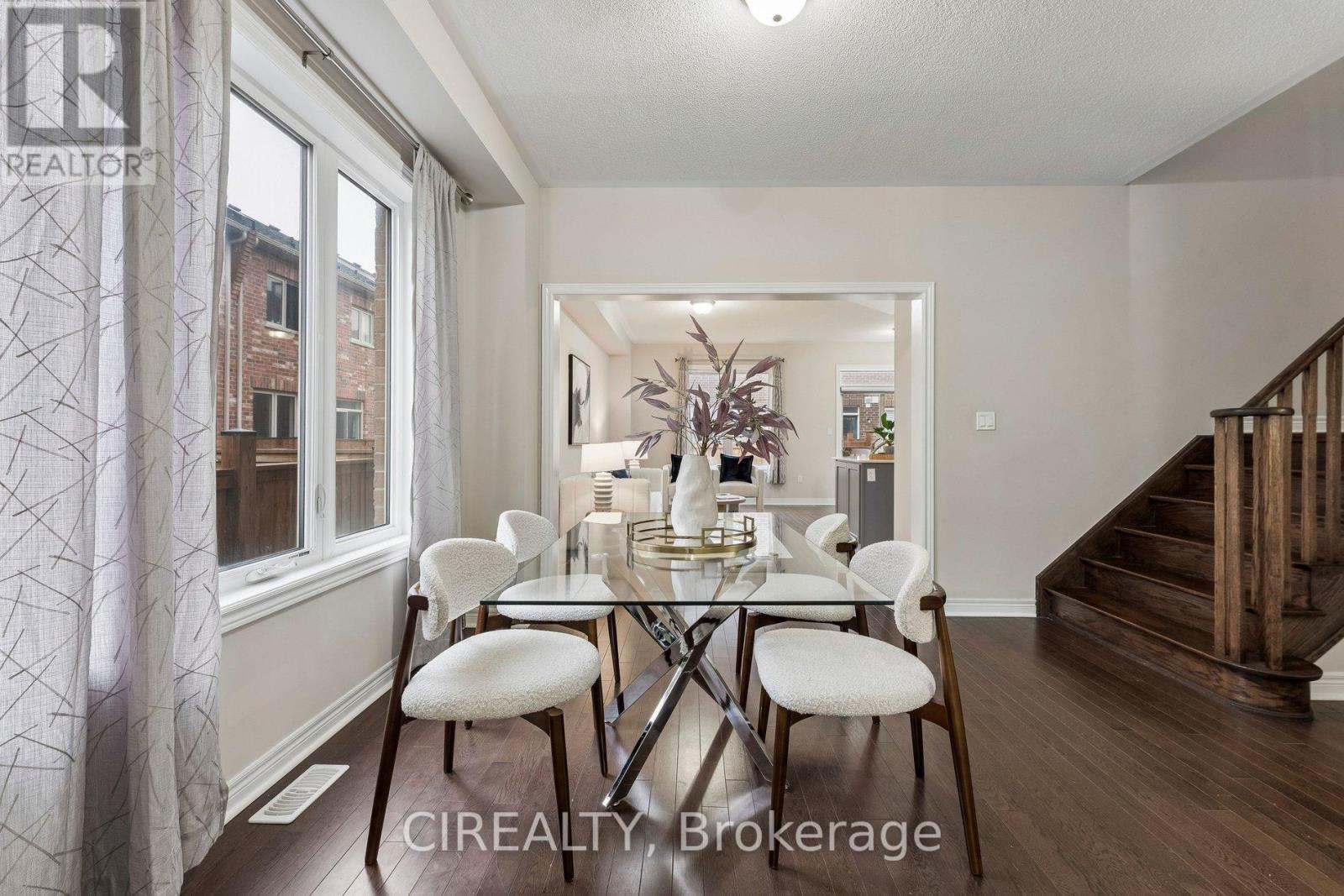 71 Finegan Circle, Brampton (Northwest Brampton), Ontario  L7A 4Z8 - Photo 6 - W13006108