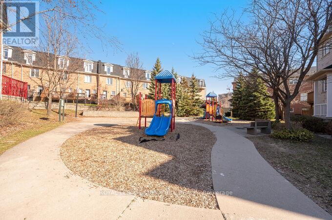 30 - 435 Hensall Circle, Mississauga, Ontario  L5A 4P1 - Photo 45 - W13006140