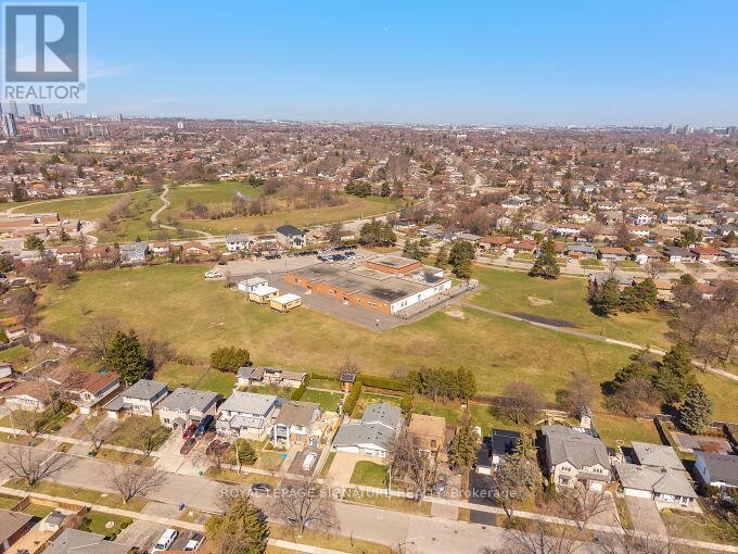 30 - 435 Hensall Circle, Mississauga, Ontario  L5A 4P1 - Photo 46 - W13006140