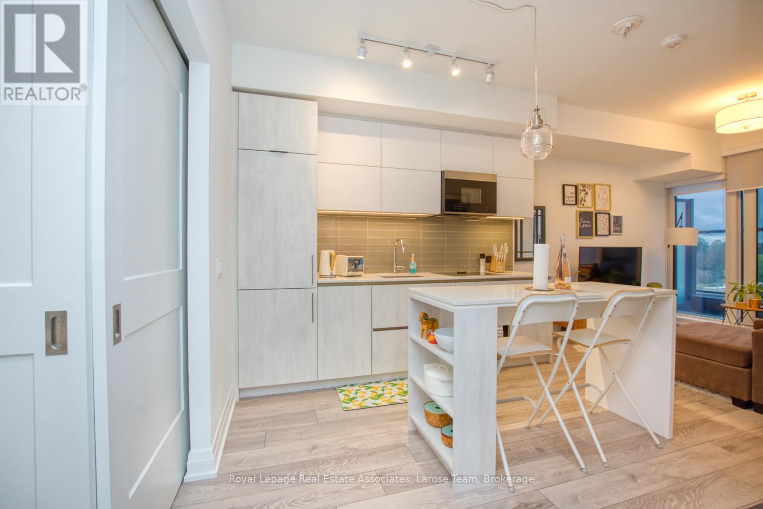 811 - 21 Park Street E, Mississauga, Ontario  L5G 1L7 - Photo 13 - W13006168