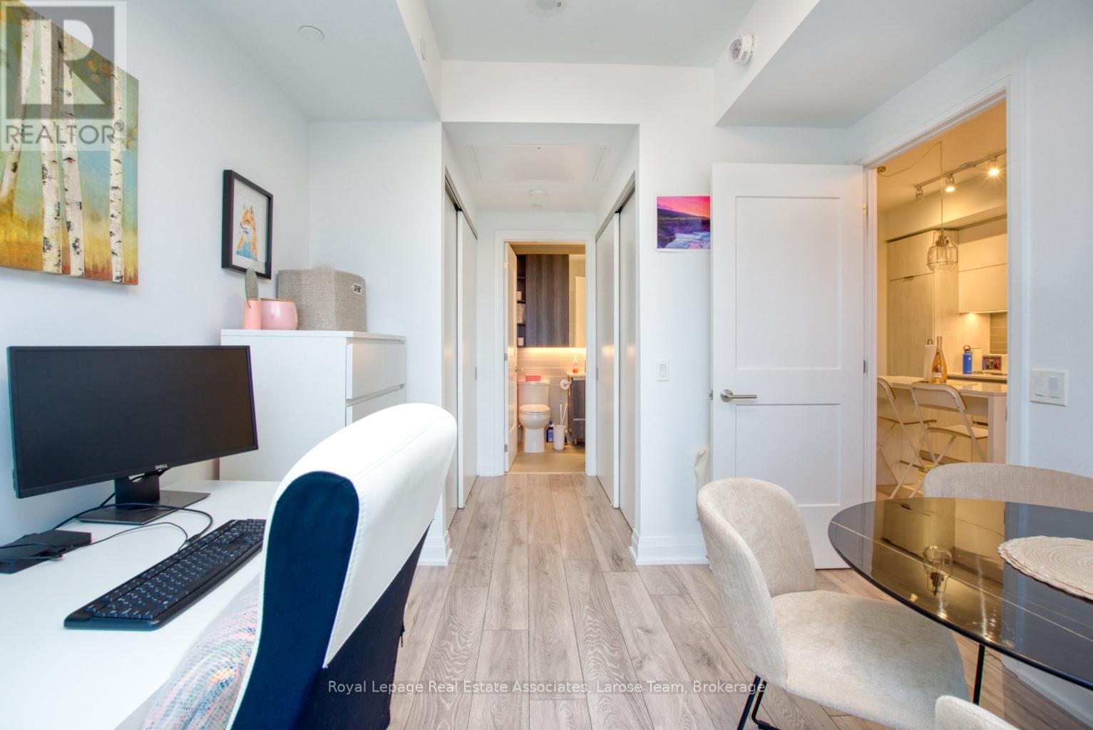 811 - 21 Park Street E, Mississauga, Ontario  L5G 1L7 - Photo 16 - W13006168