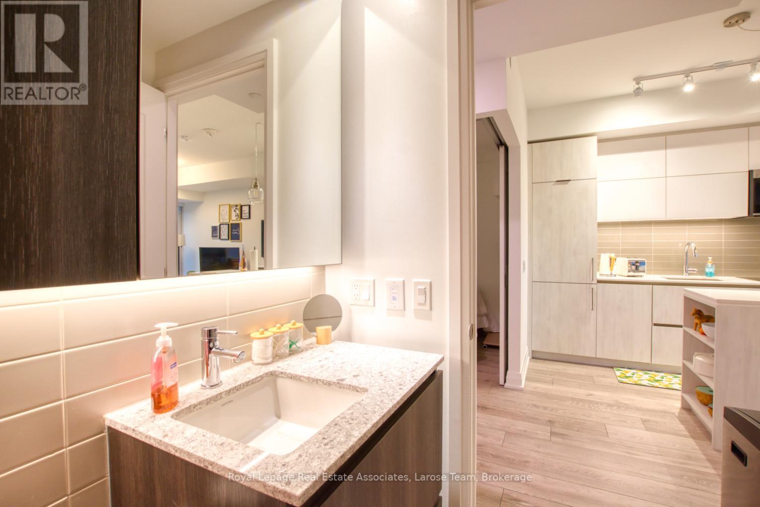 811 - 21 Park Street E, Mississauga, Ontario  L5G 1L7 - Photo 18 - W13006168