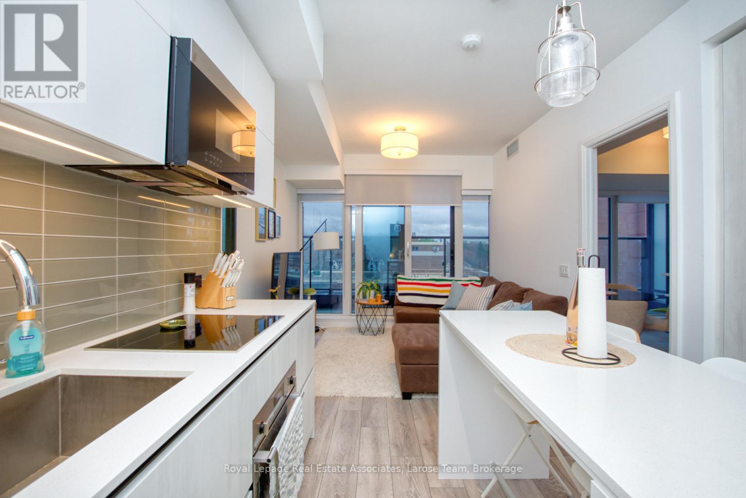 811 - 21 Park Street E, Mississauga, Ontario  L5G 1L7 - Photo 4 - W13006168