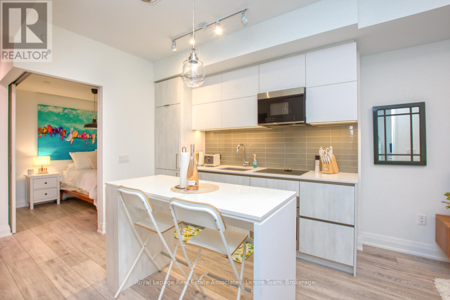 811 - 21 Park Street E, Mississauga, Ontario  L5G 1L7 - Photo 8 - W13006168