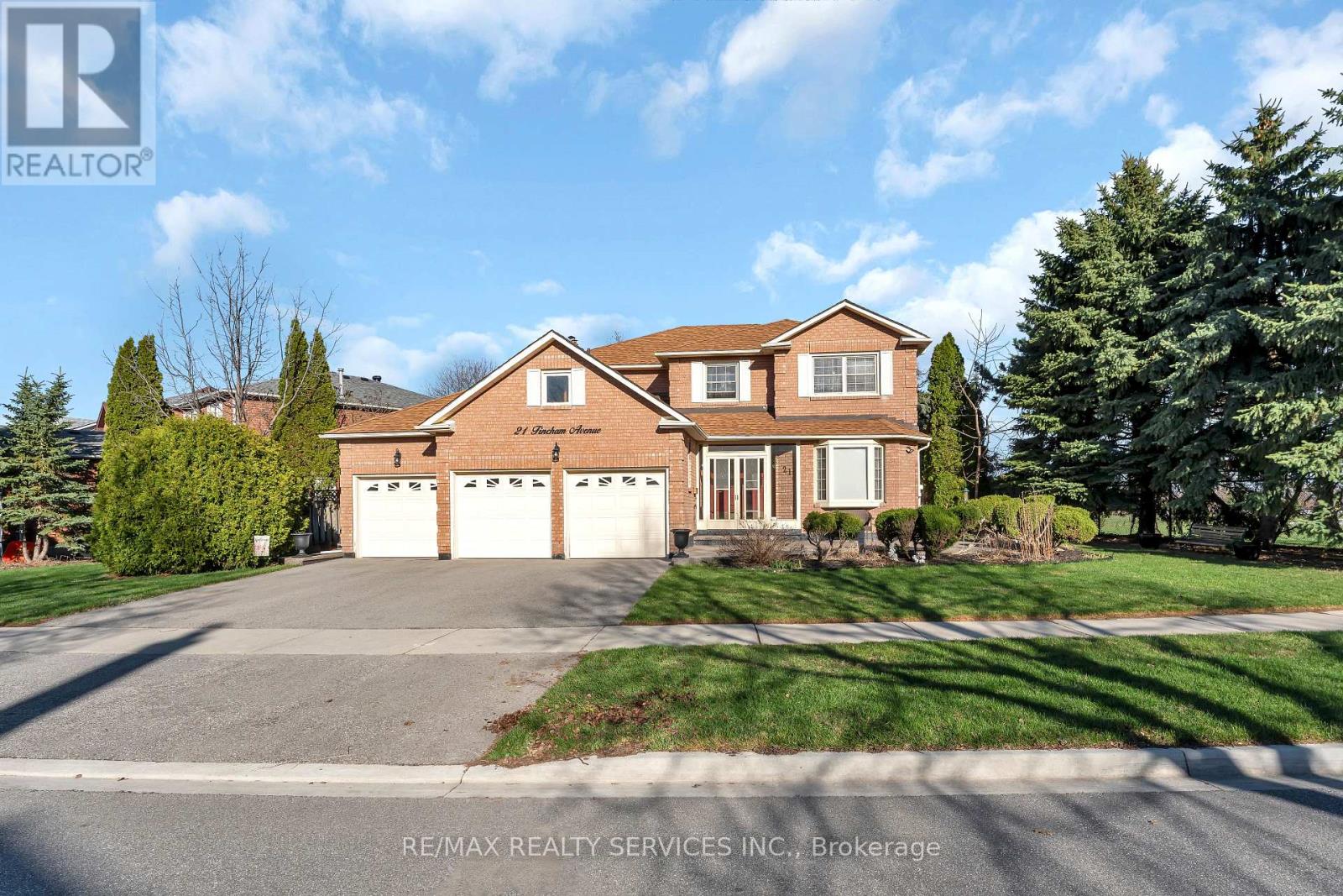 21 Fincham Avenue, Brampton, Ontario  L6X 3V2 - Photo 2 - W13006292