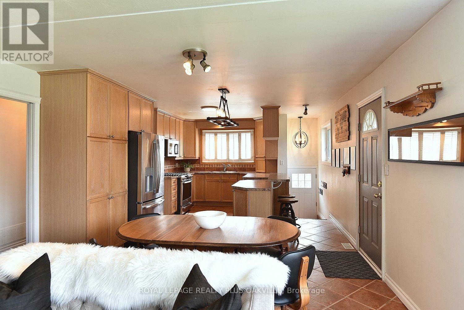 1304 Bunnell Drive, Burlington, Ontario  L7P 2E1 - Photo 11 - W13006302