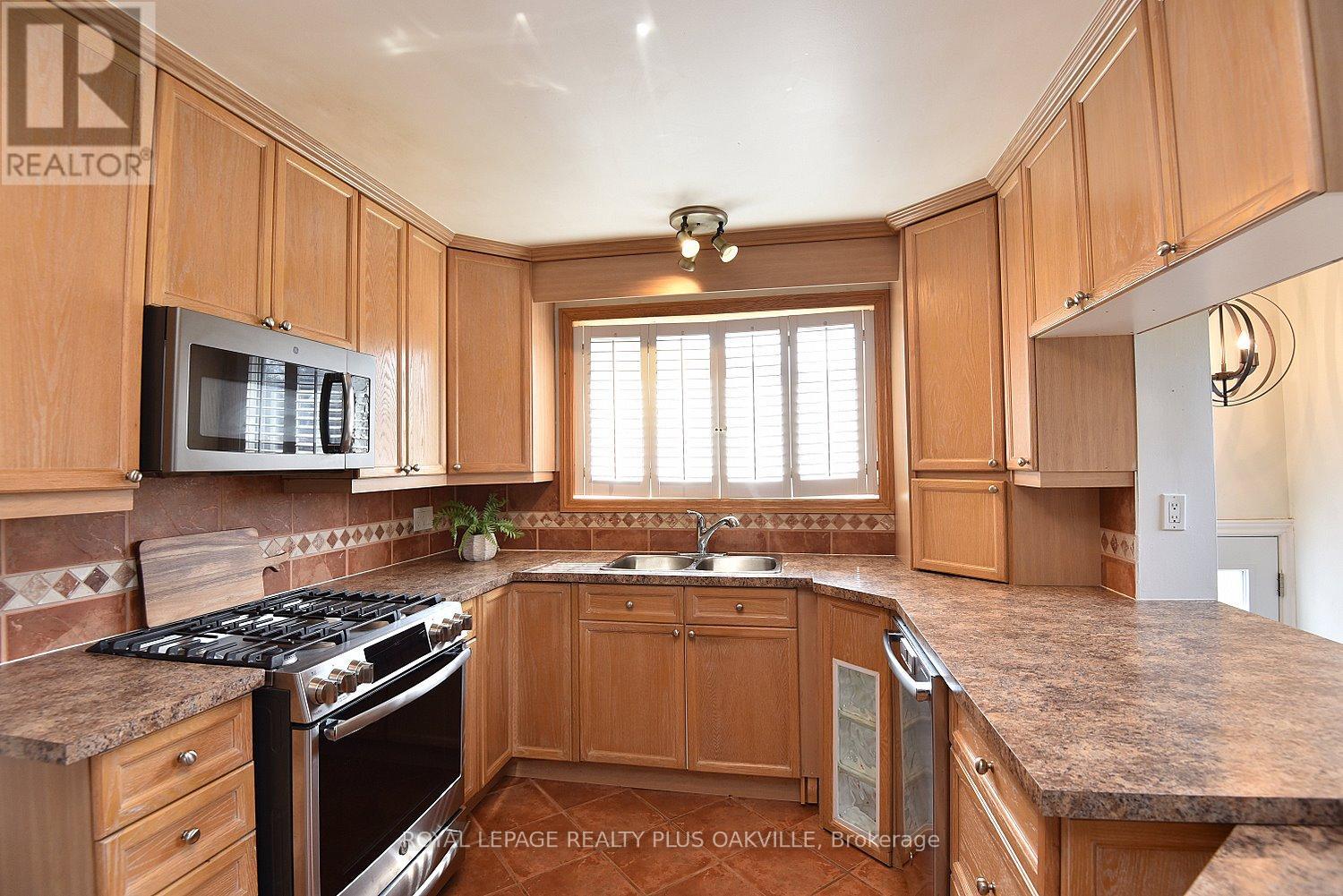 1304 Bunnell Drive, Burlington, Ontario  L7P 2E1 - Photo 15 - W13006302