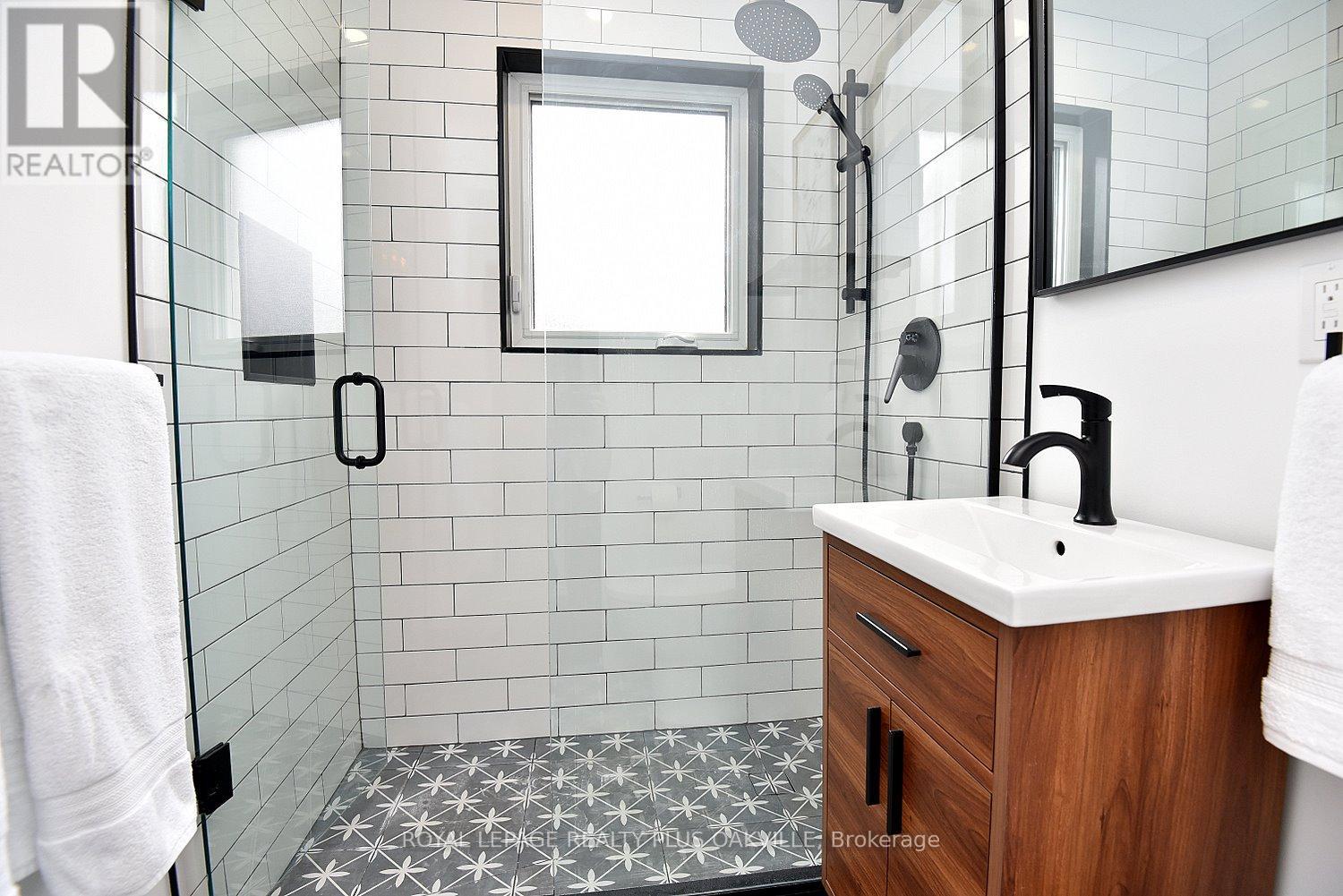 1304 Bunnell Drive, Burlington, Ontario  L7P 2E1 - Photo 20 - W13006302