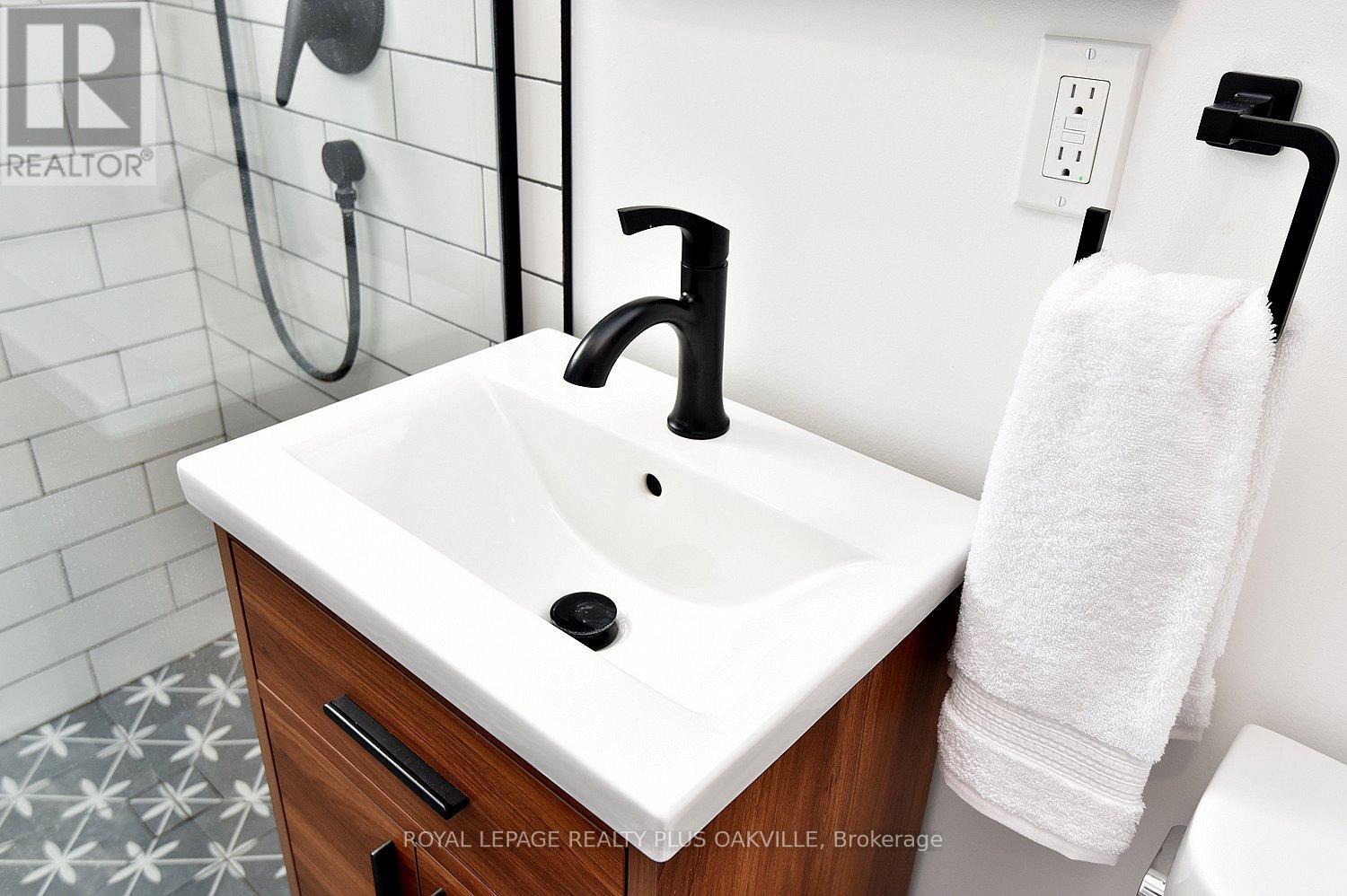 1304 Bunnell Drive, Burlington, Ontario  L7P 2E1 - Photo 22 - W13006302