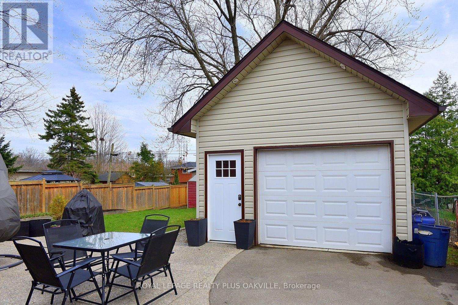 1304 Bunnell Drive, Burlington, Ontario  L7P 2E1 - Photo 38 - W13006302