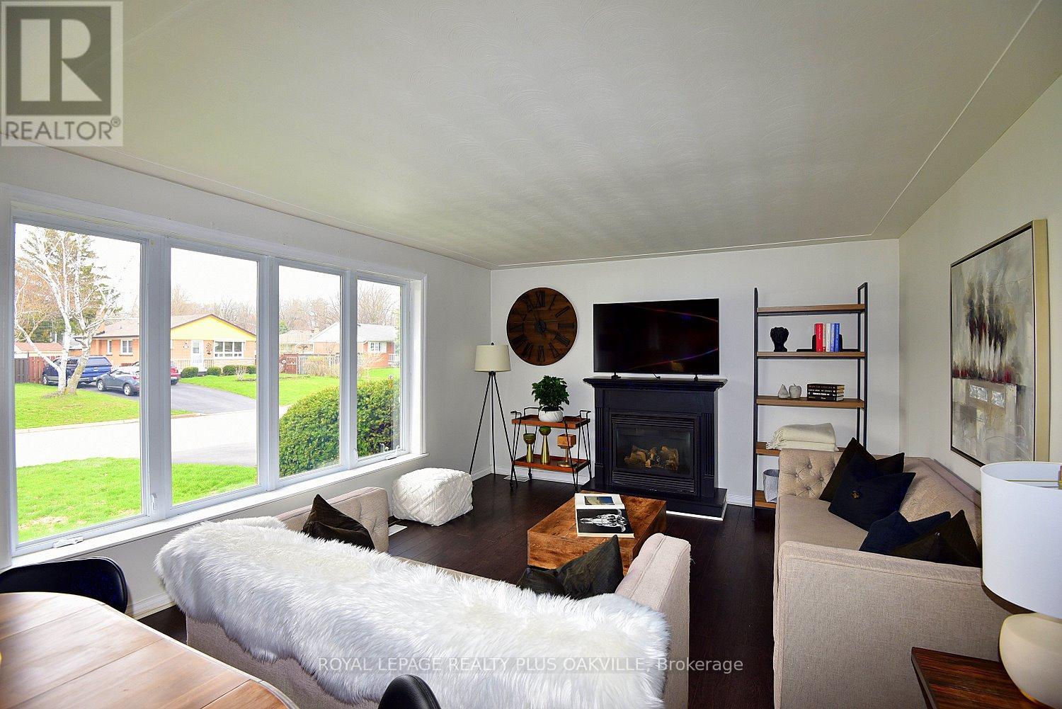 1304 Bunnell Drive, Burlington, Ontario  L7P 2E1 - Photo 6 - W13006302