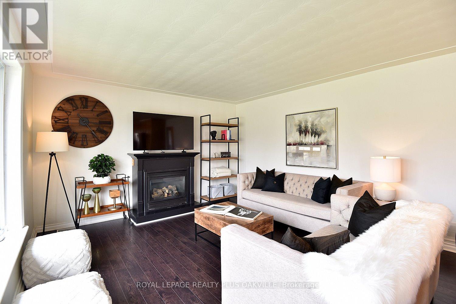 1304 Bunnell Drive, Burlington, Ontario  L7P 2E1 - Photo 7 - W13006302