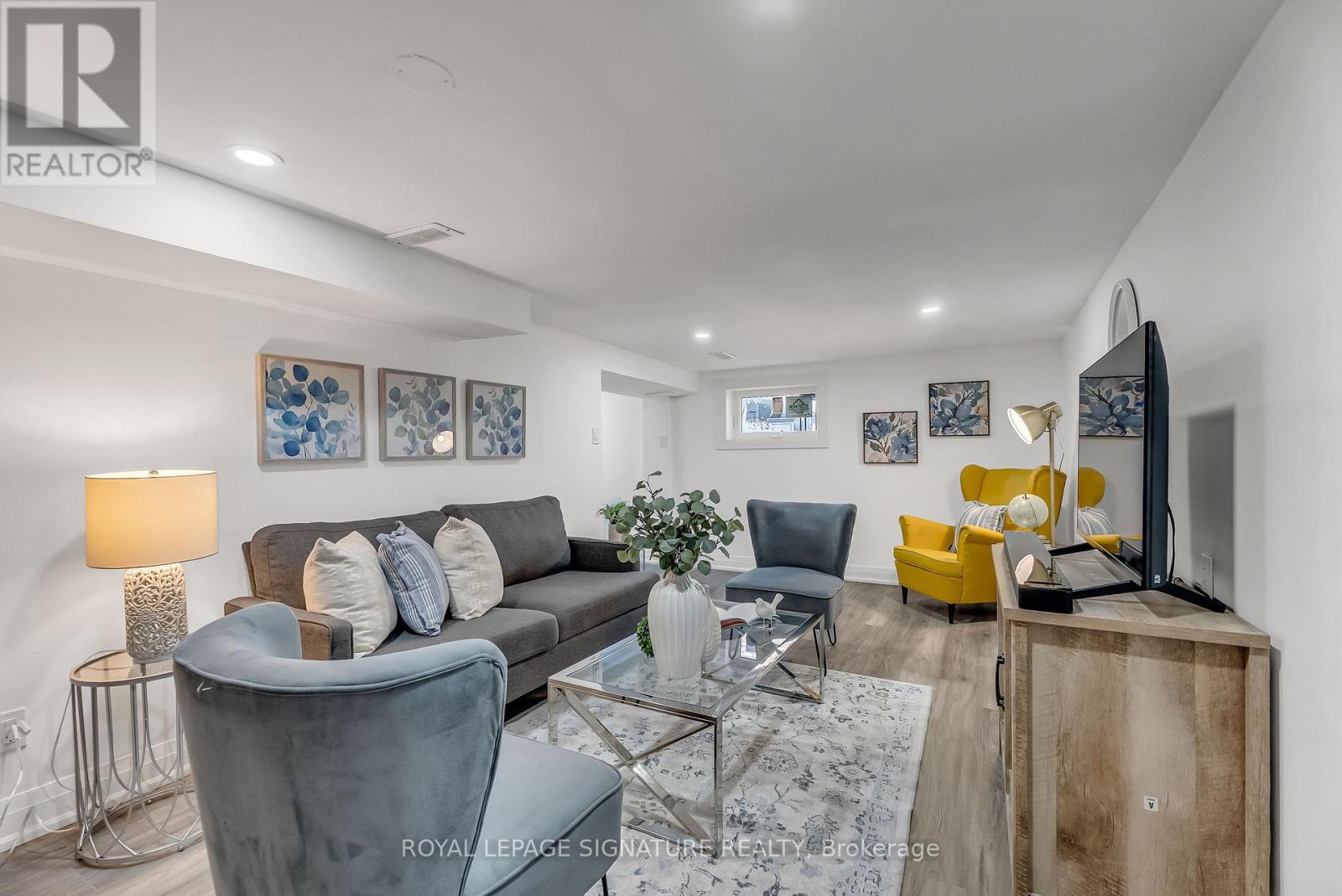 70 Clovelly Avenue, Toronto, Ontario  M6C 1Y3 - Photo 22 - C12973988