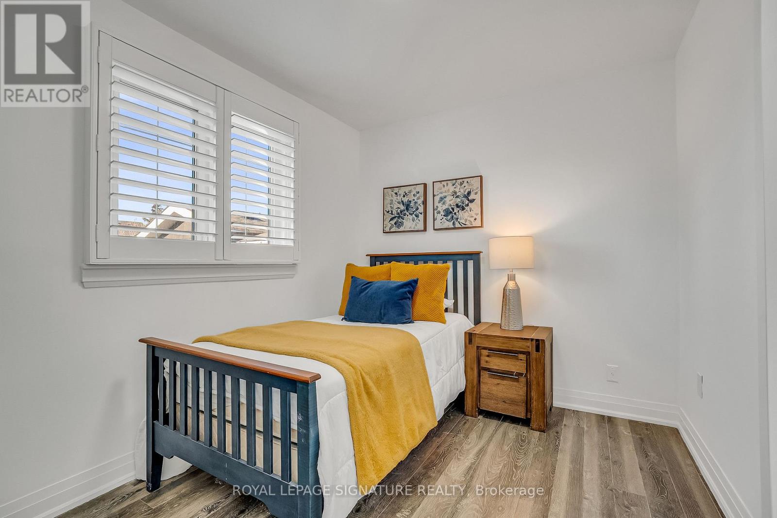 70 Clovelly Avenue, Toronto, Ontario  M6C 1Y3 - Photo 18 - C12973988