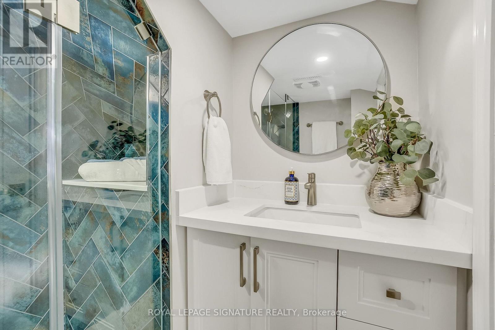 70 Clovelly Avenue, Toronto, Ontario  M6C 1Y3 - Photo 27 - C12973988