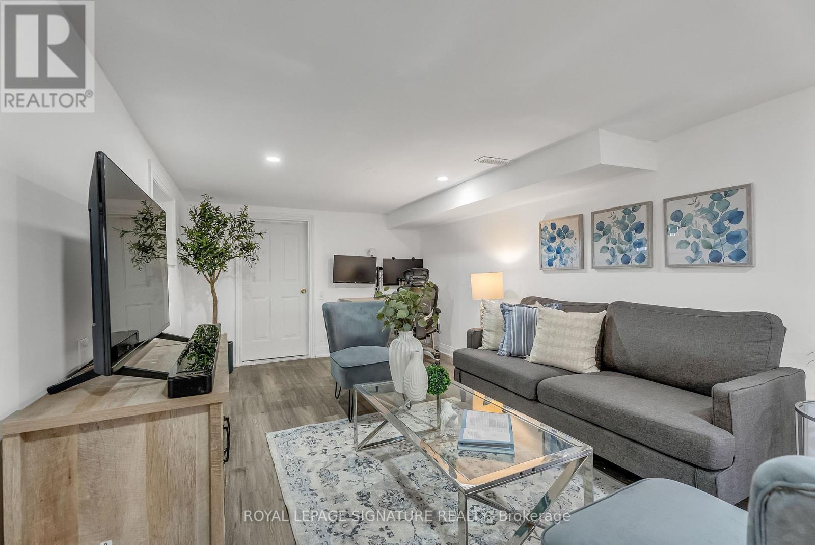 70 Clovelly Avenue, Toronto, Ontario  M6C 1Y3 - Photo 23 - C12973988