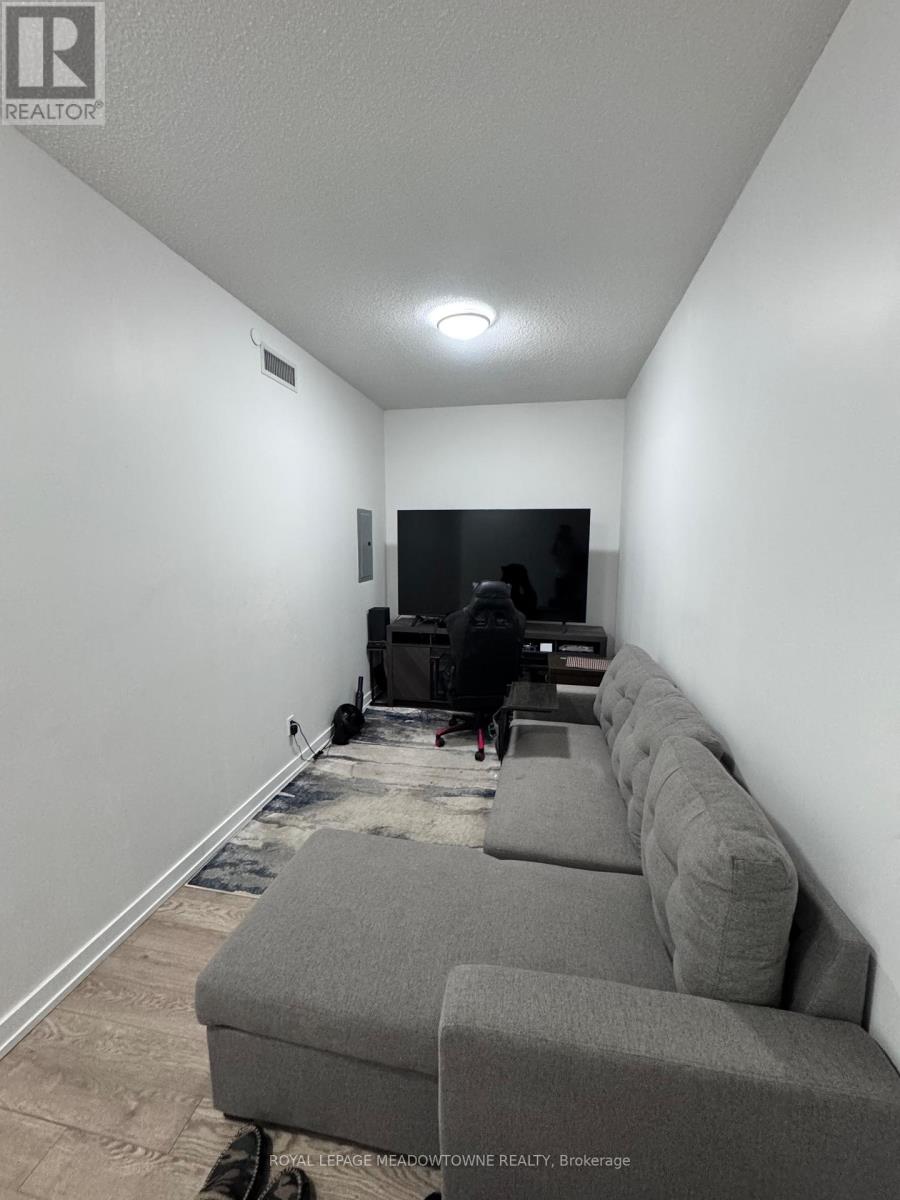 213 - 2055 Danforth Avenue, Toronto, Ontario  M4C 1J8 - Photo 2 - E12998206