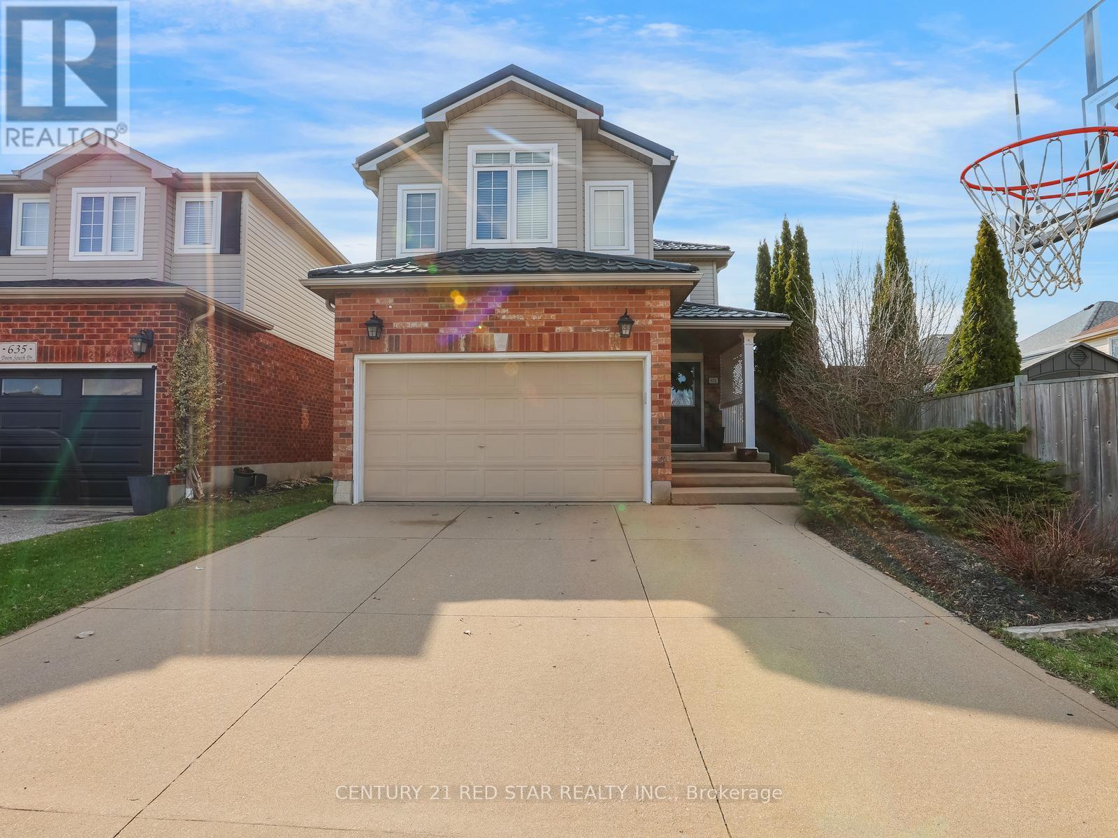 631 DOON SOUTH DRIVE, Kitchener, Ontario