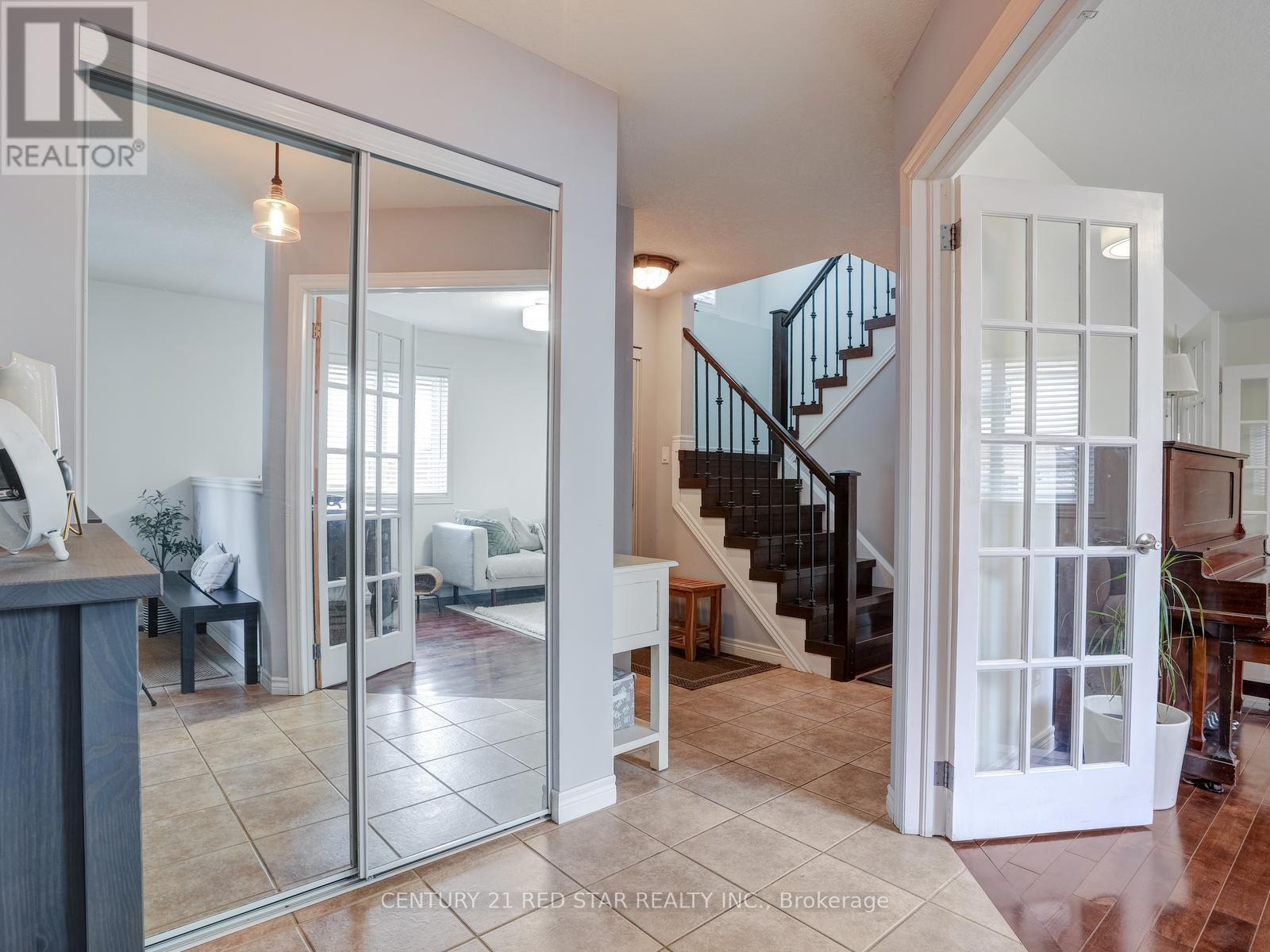 631 Doon South Drive, Kitchener, Ontario  N2P 2X5 - Photo 5 - X13006276