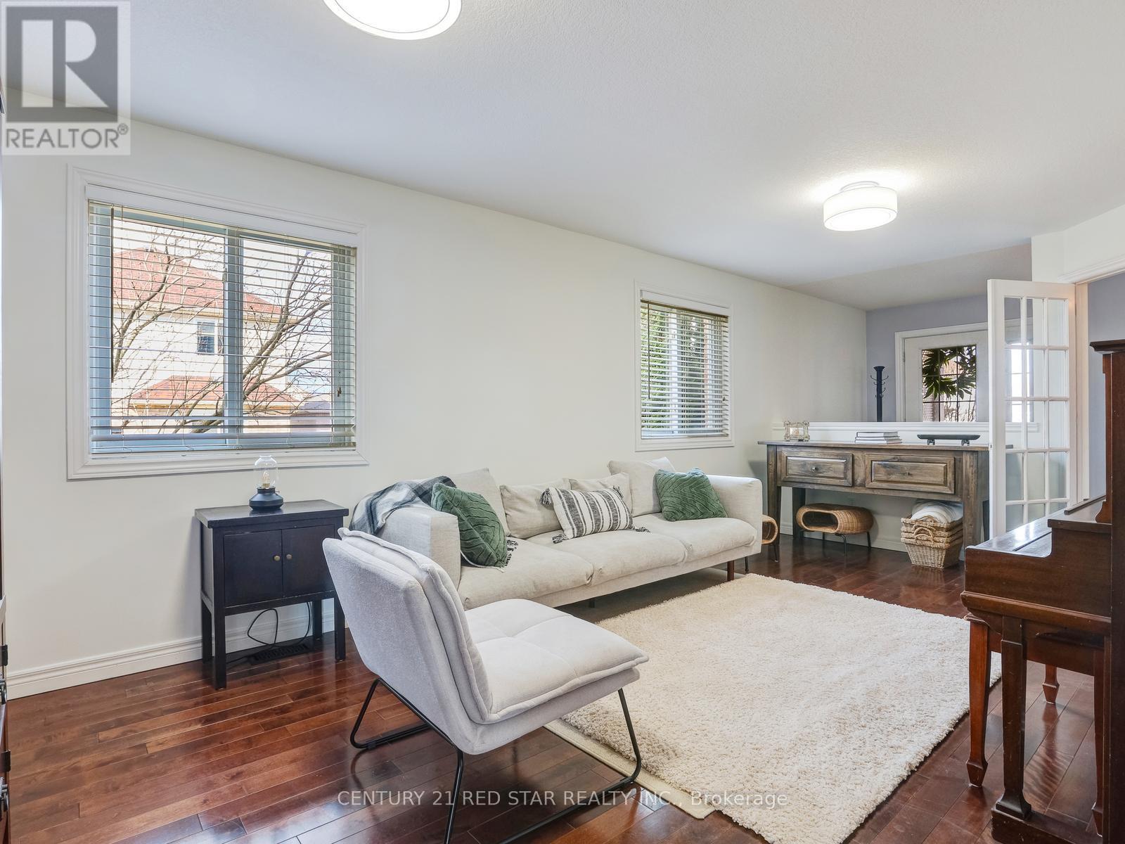 631 Doon South Drive, Kitchener, Ontario  N2P 2X5 - Photo 7 - X13006276