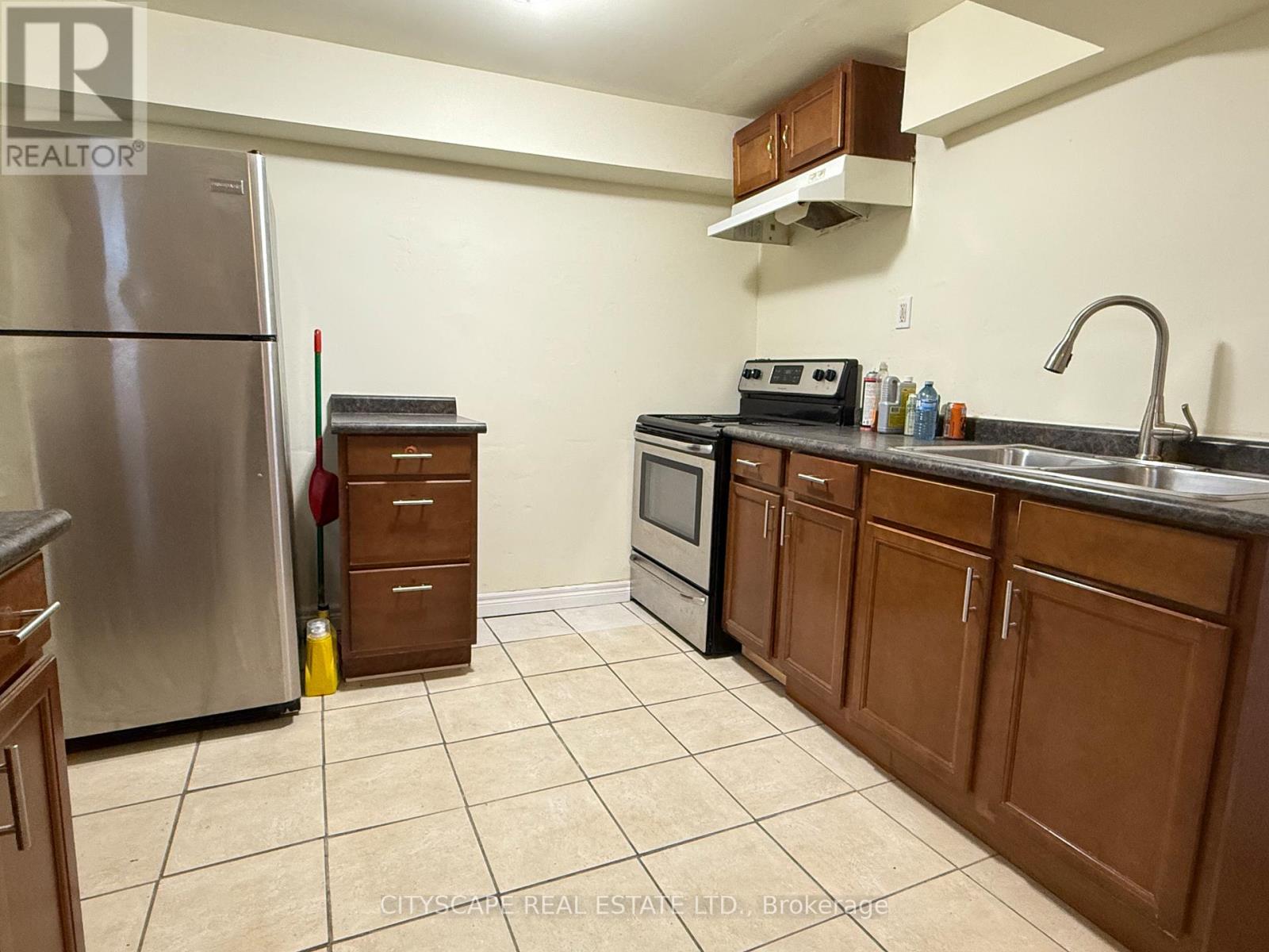 B - 61 Eby Street S, Kitchener, Ontario  N2G 3K9 - Photo 33 - X13006288