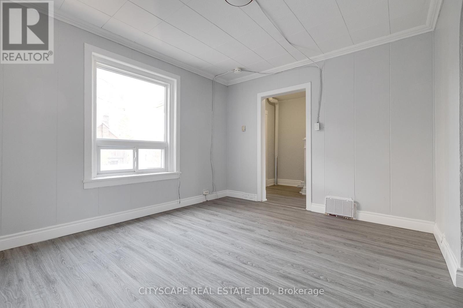 B - 61 Eby Street S, Kitchener, Ontario  N2G 3K9 - Photo 5 - X13006288