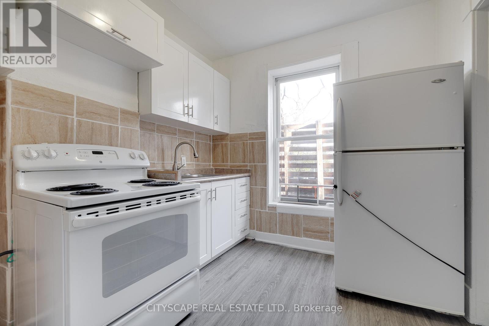 B - 61 Eby Street S, Kitchener, Ontario  N2G 3K9 - Photo 9 - X13006288