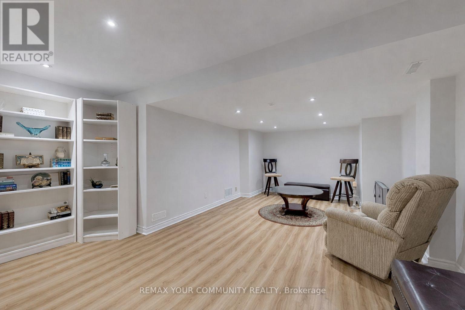 22 Hulst Drive, Bradford West Gwillimbury, Ontario  L3Z 2T3 - Photo 34 - N13005916