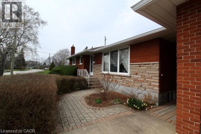 12 Lorne Avenue, Grimsby, Ontario  L3M 2H5 - Photo 2 - 40821068